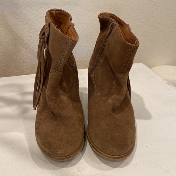 Howsty Marci Brown Suede Ankle Fringe Bootie size 38/ US 8 - Picture 3 of 7